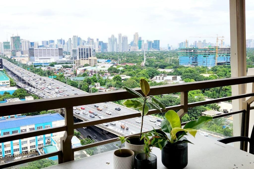 Casa Antonio At Fairway Terraces Family Penthouse 2Br Wi-Fi Nr Golf, Airport, Fort Bgc Μανίλα Εξωτερικό φωτογραφία