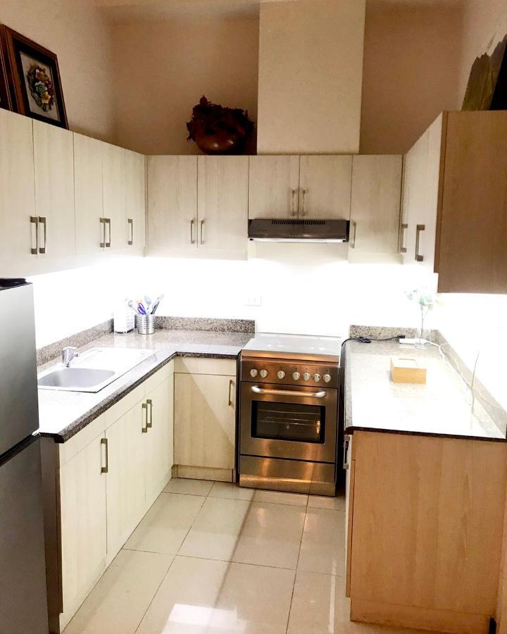 Casa Antonio At Fairway Terraces Family Penthouse 2Br Wi-Fi Nr Golf, Airport, Fort Bgc Μανίλα Εξωτερικό φωτογραφία